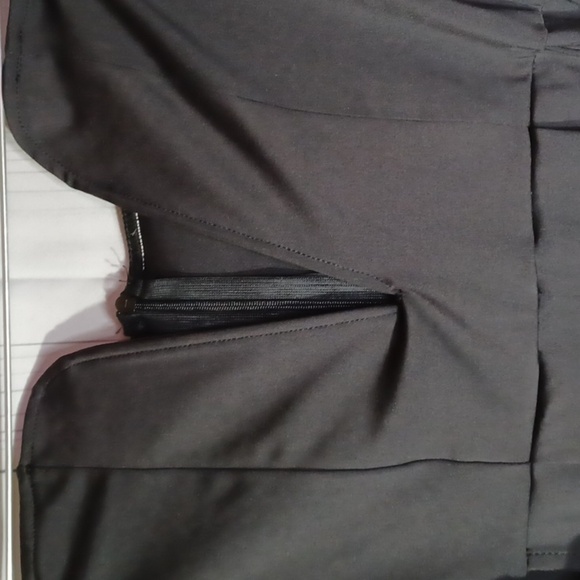 Strapless bodycon romper with pockets - Picture 5 of 8